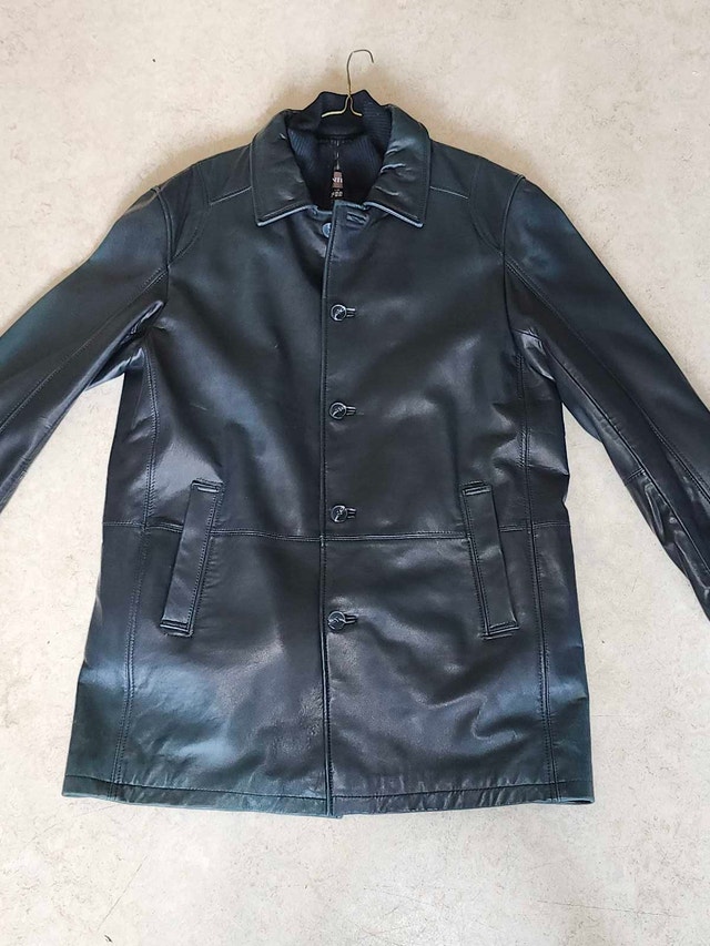Danier Lamb skin Jacket Size Large