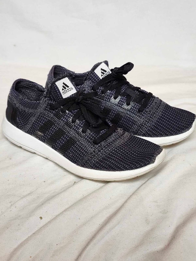 Adidas Youth shoes size 4 US