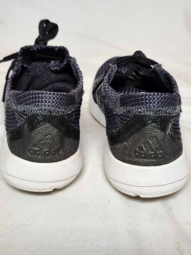 Adidas Youth shoes size 4 US - photo 4