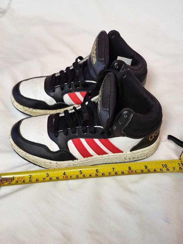 Adidas Hoops 3.0 Youth size 3 US