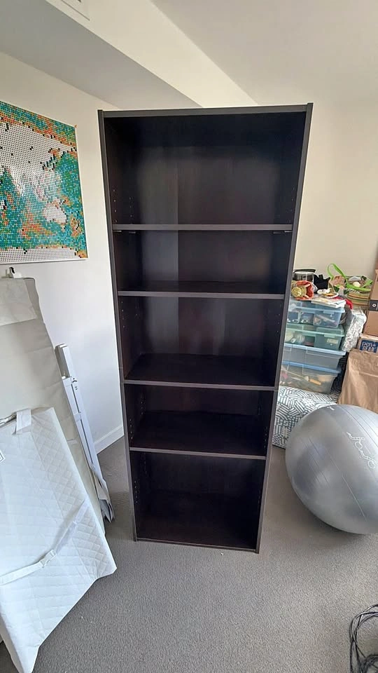 Free bookshelf