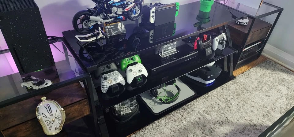 Entertainment Unit - photo 2