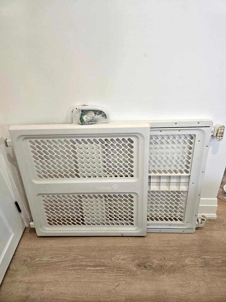 Safety 1st Baby Gate