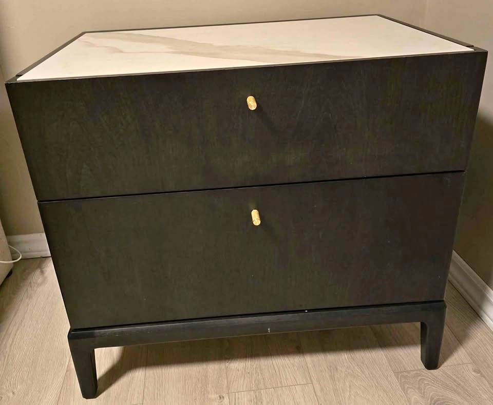 Hemrik 2 nightstand and a dresser