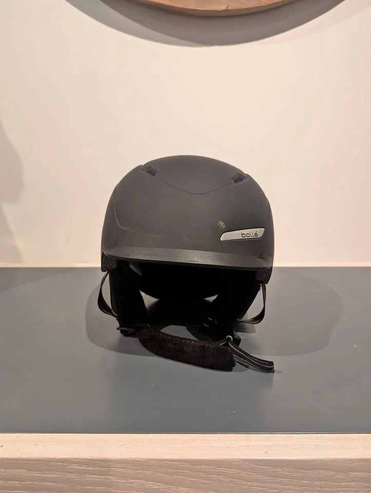Bollé Black Ski/Snowboard Helmet - Lightly Used Great Condition