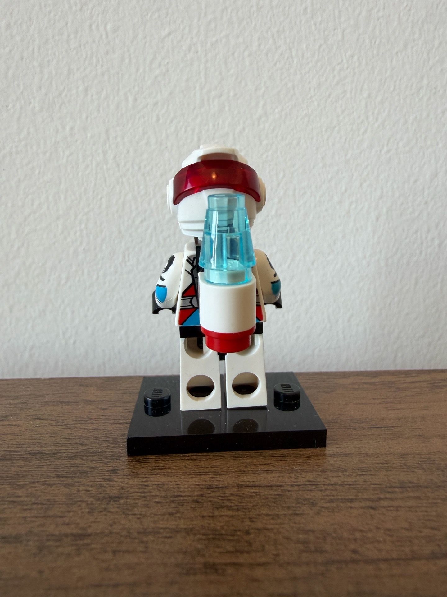 Lego 71048 Series 27 Collectible Minifigure #3 Jetpack Racer - photo 2