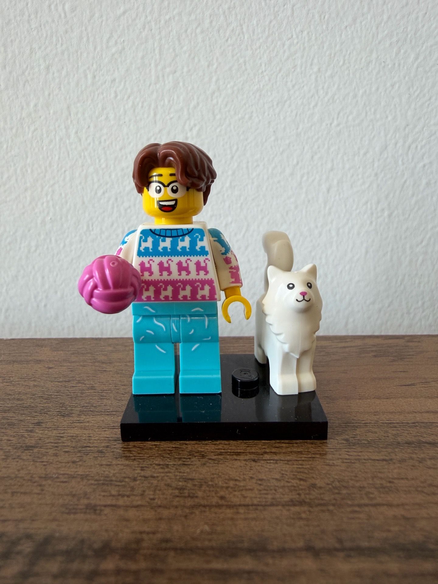 LEGO Series 27 Collectible Minifigures 71048 - Cat Lover