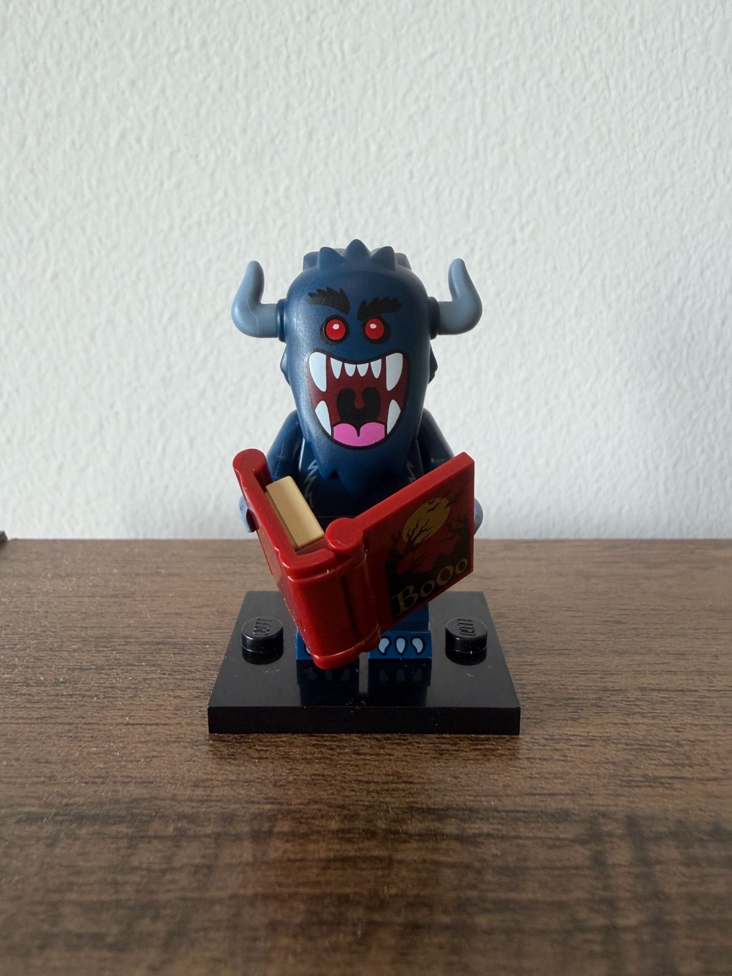 LEGO Series 27 Collectible Minifigures 71048 - Bogeyman