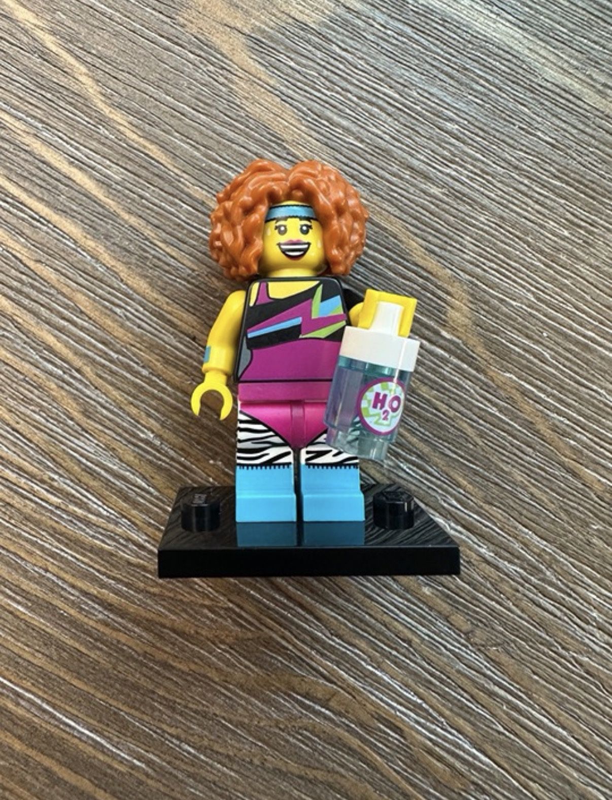 LEGO Series 17 Retro Dance Instructor Minifigure (71018) New Ret