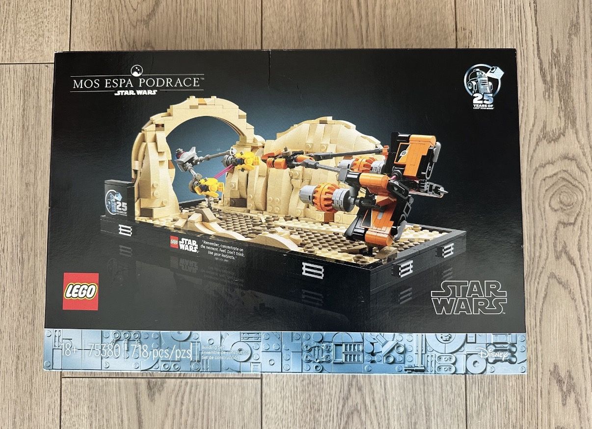 LEGO Star Wars: Mos Espa Podrace Diorama (75380)
