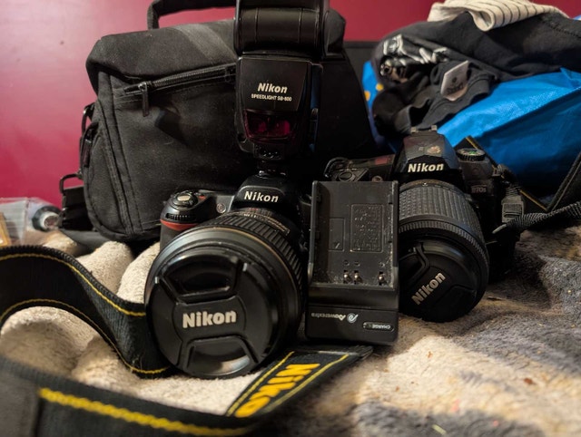professional Nikon cameras with macro lens