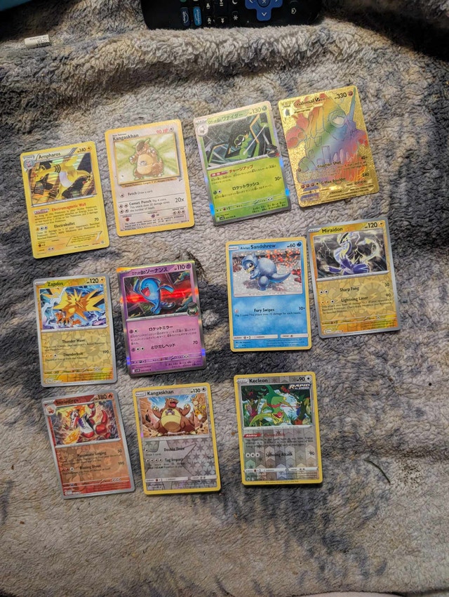 Pokemon card lot holographic and rare - photo 3