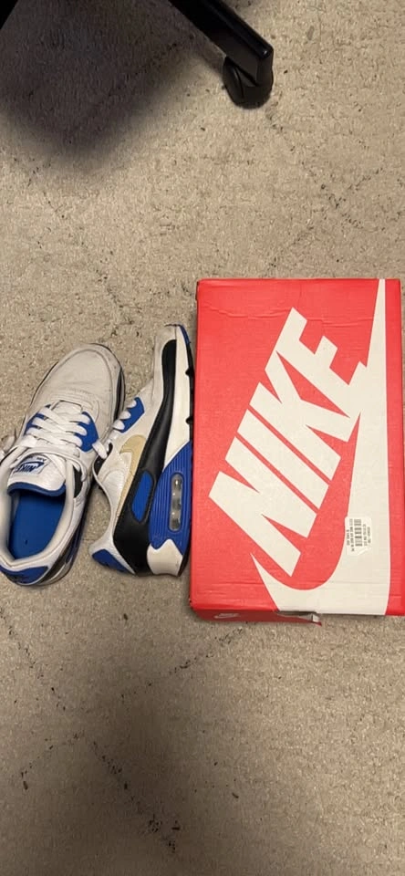 Nike Air Max 90 Sneakers with box - photo 3