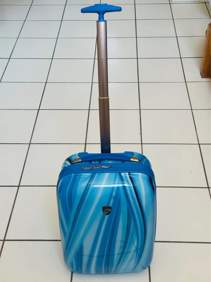 Heys xcase Hard Side Lightweight Carry On Luggage 20”