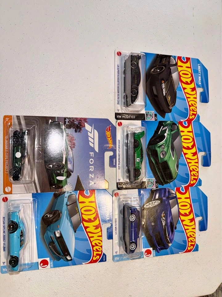 Hot Wheels Car Lot New in Package
