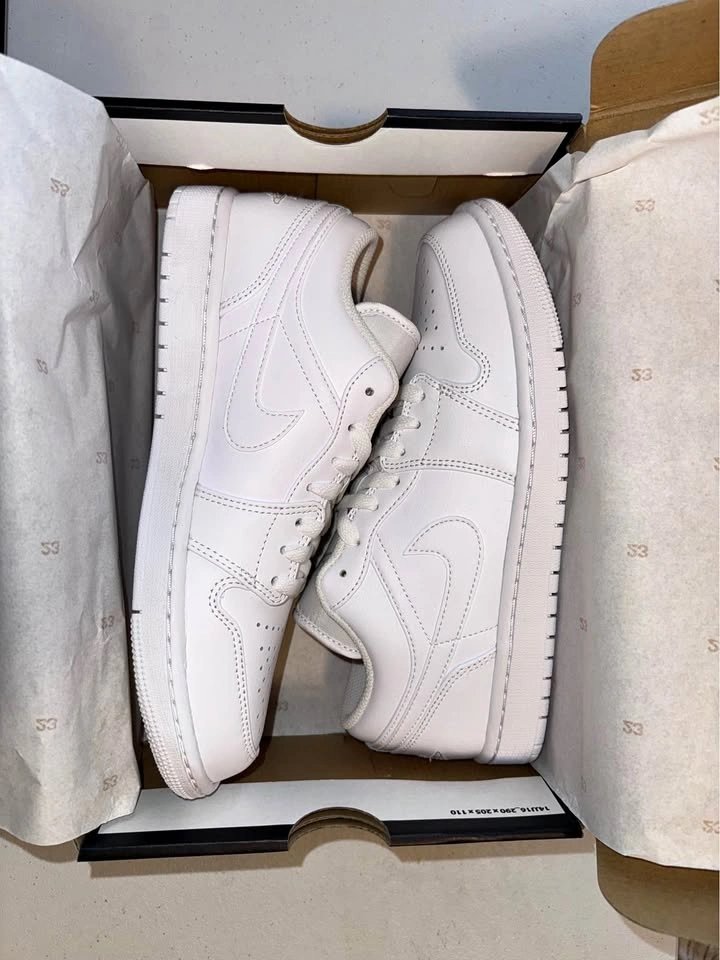 Nike Air Jordan 1 Low ‘Triple White’ M8 W9.5