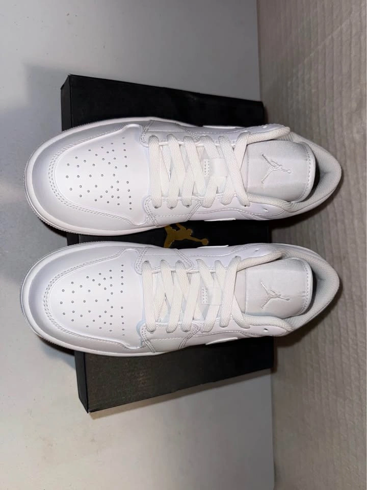 Nike Air Jordan 1 Low ‘Triple White’ M8 W9.5 - photo 4
