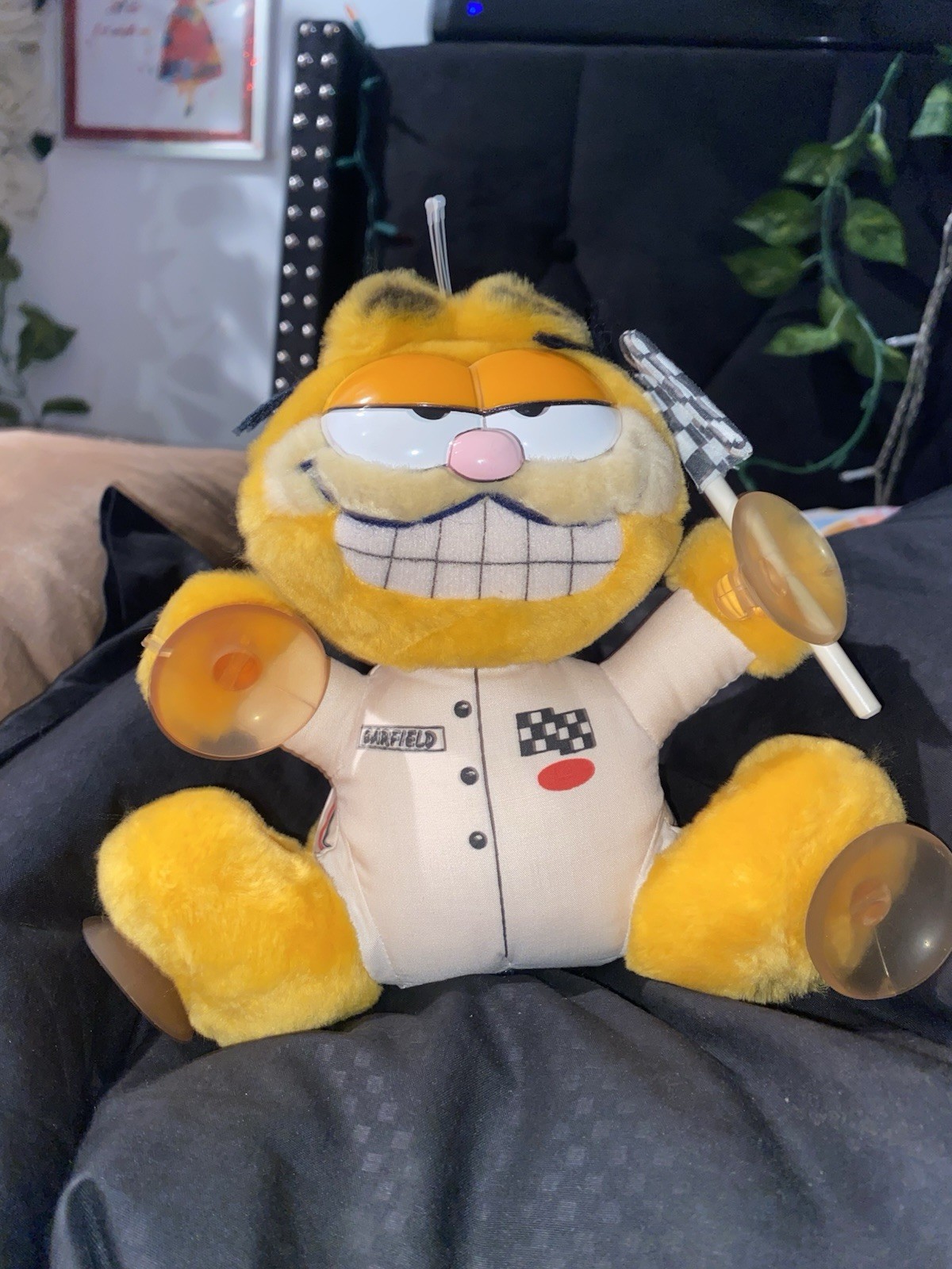 VTG 1981 Garfield Speed Demon Race Car Driver Window Clinger