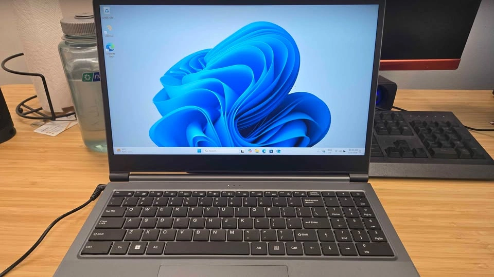 Brand new office laptop - photo 2