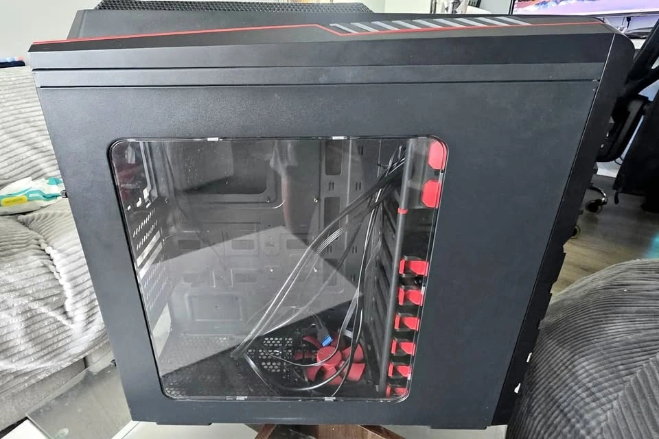 DIYPC Full Tower Gaming PC Case – Black/Red