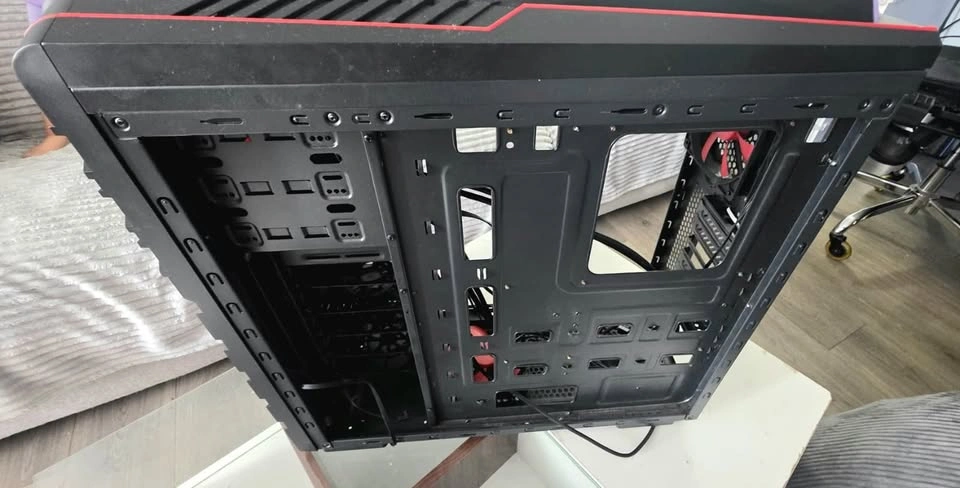 DIYPC Full Tower Gaming PC Case – Black/Red - photo 5