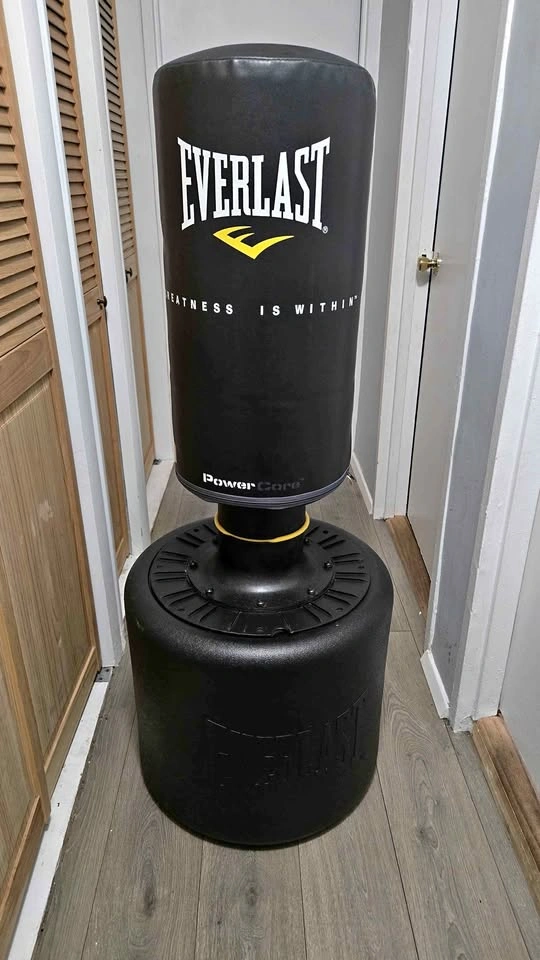 Everlast PowerCore Freestanding Heavy Bag + Free Venum Boxing Gl
