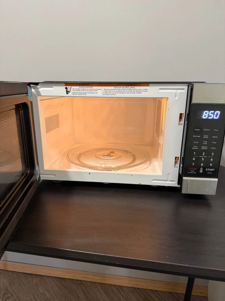 Microwave - photo 2