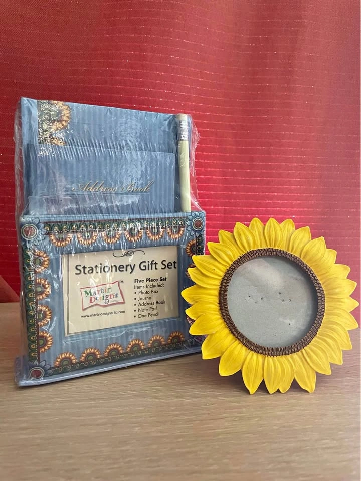 90s Sunflower Stationery Gift Set with Sunflower Photo Frame