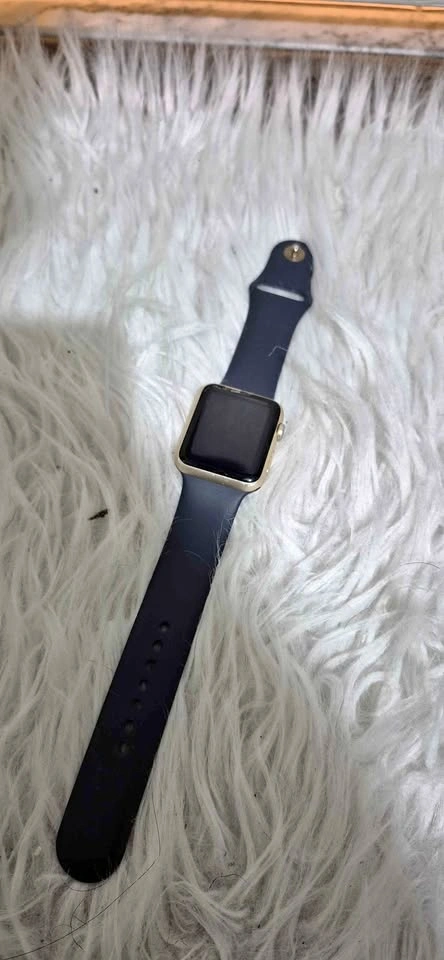 Apple Watch 42mm Gold Aluminum with Dark Blue Sport Band