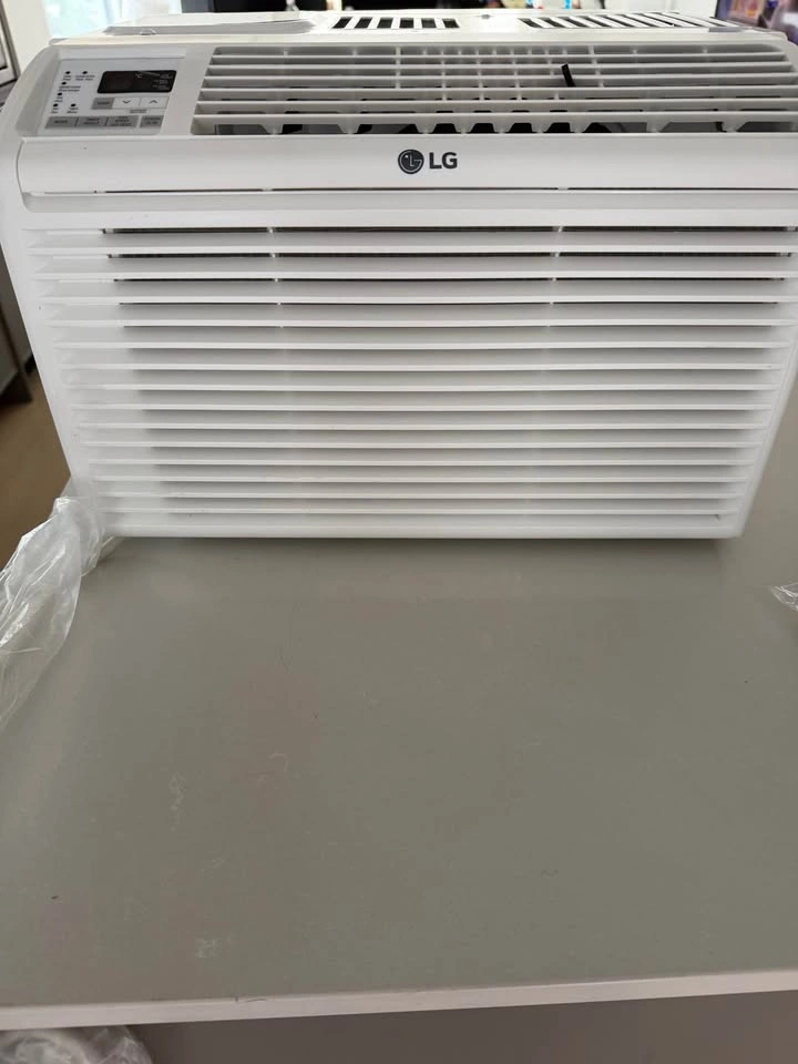 LG 6,000 BTU Window Air Conditioner (Model LW6017R) - photo 2
