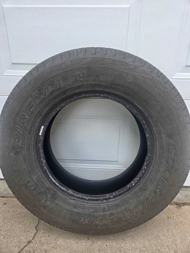 265 70 17 Pirelli Scorpion Tires