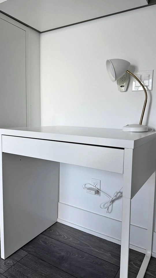 IKEA MICKE Desk