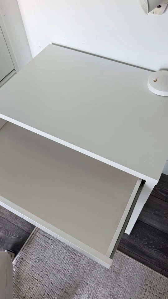 IKEA MICKE Desk - photo 2