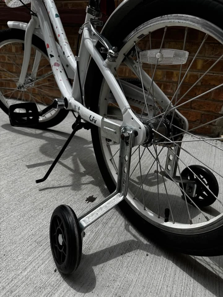20" Liv Kids Bike with Training Wheels (without Basket) - photo 3