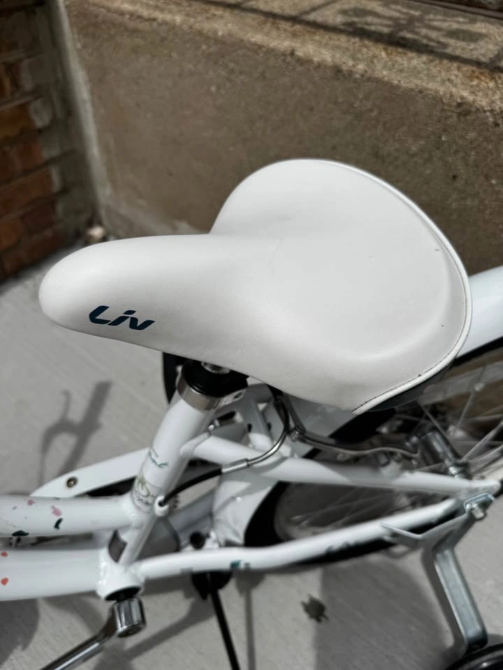 20" Liv Kids Bike with Training Wheels (without Basket) - photo 4