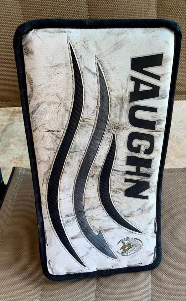 Vaughn Velocity 7480 Intermediate Goalie Blocker - photo 2