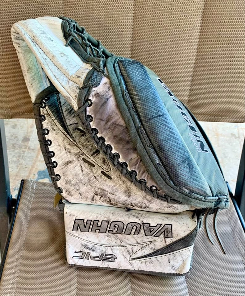 Vaughn Epic Pro Spec Goalie Catcher Glove