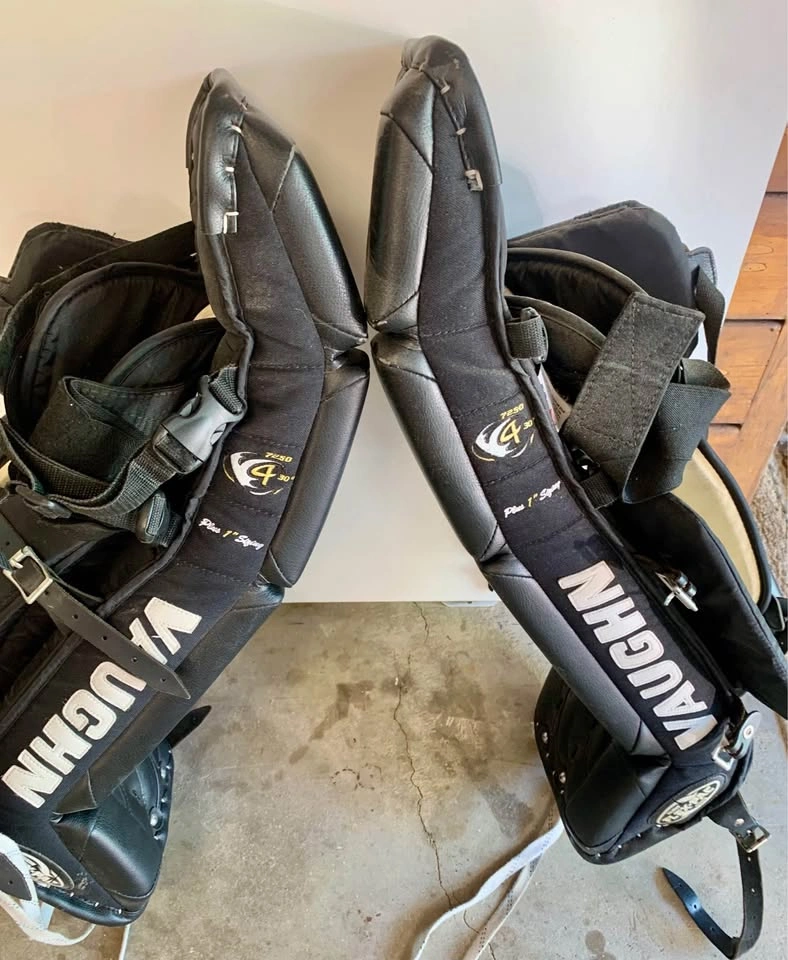 Vaughn Velocity 7250 C4 30+1 Hockey Goalie Leg Pads - photo 3