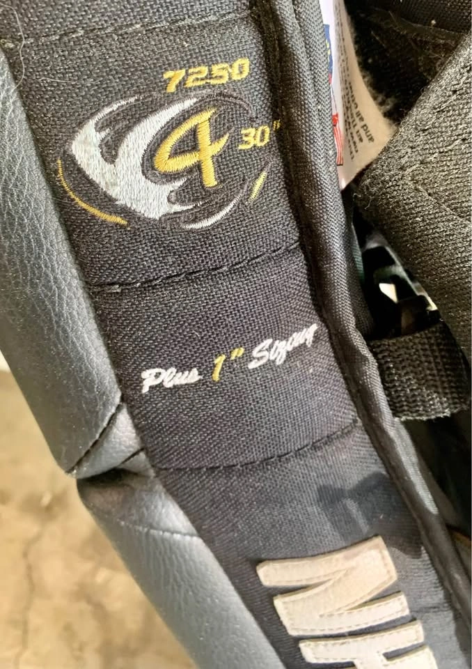 Vaughn Velocity 7250 C4 30+1 Hockey Goalie Leg Pads - photo 4