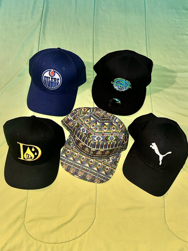 5$ SnapBack/adjustable hats