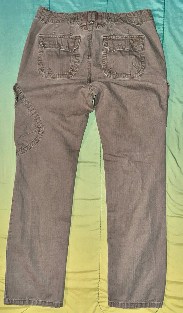 Eddie Bauer woman’s size 10 beige cargo pants - photo 2