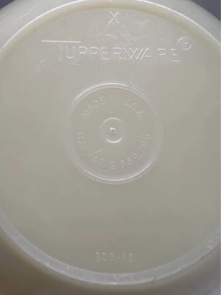 Vintage Tupperware Wonderlier bowl in pastel yellow - photo 5