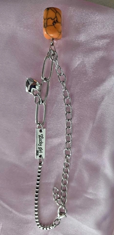 Silver 9.25 ankle bracelet with quartz pendant