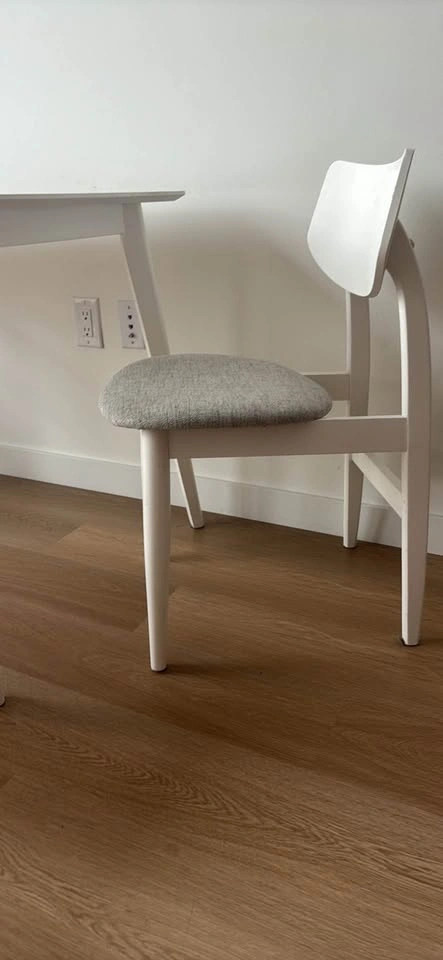 Structube 4-piece Dining Table - photo 3