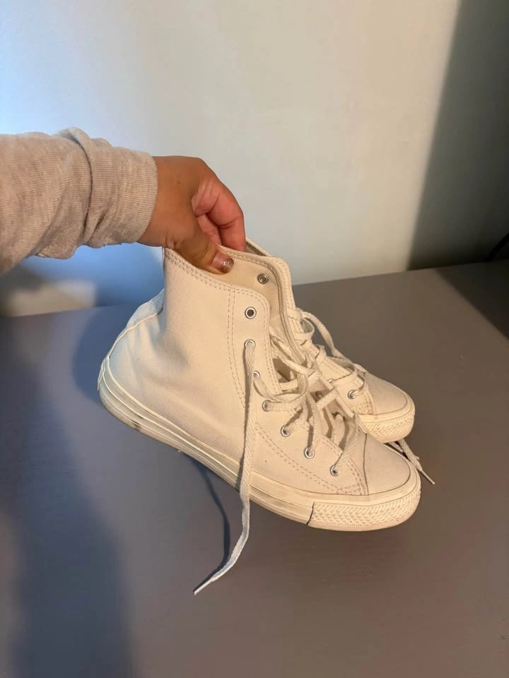 Cream Canvas High-Top Converse - photo 2
