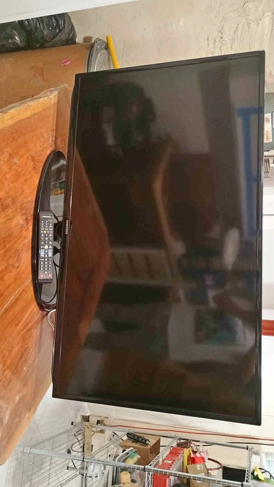 Samsung 48-inch TV