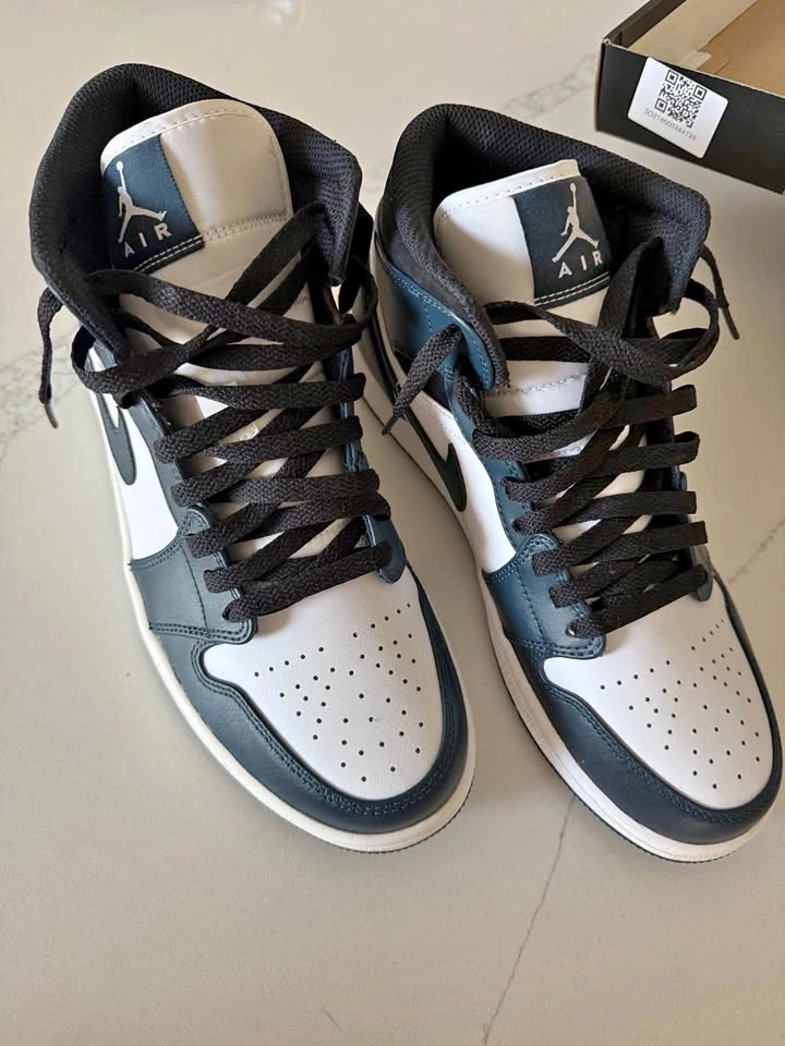 Jordan 1 mid “Armory Navy”