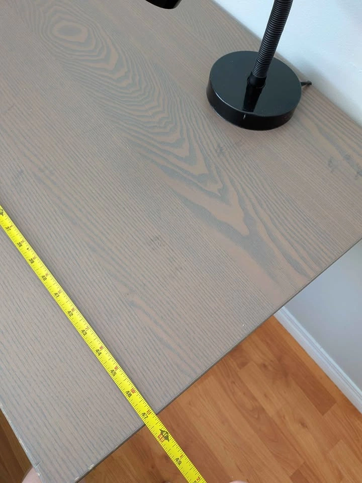 Desk - photo 2