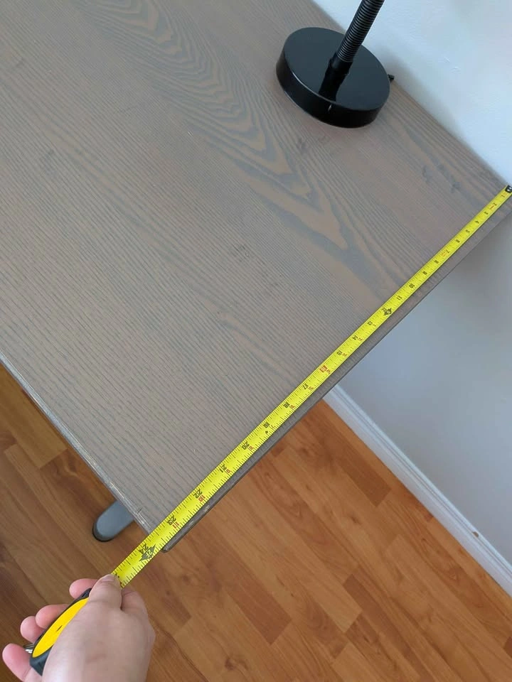 Desk - photo 3