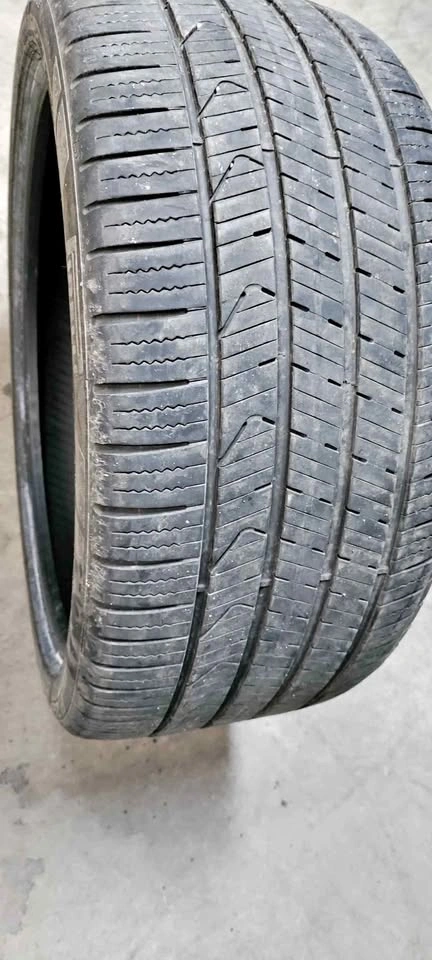 1x 255/35R19 Pirelli Allseasons Tire